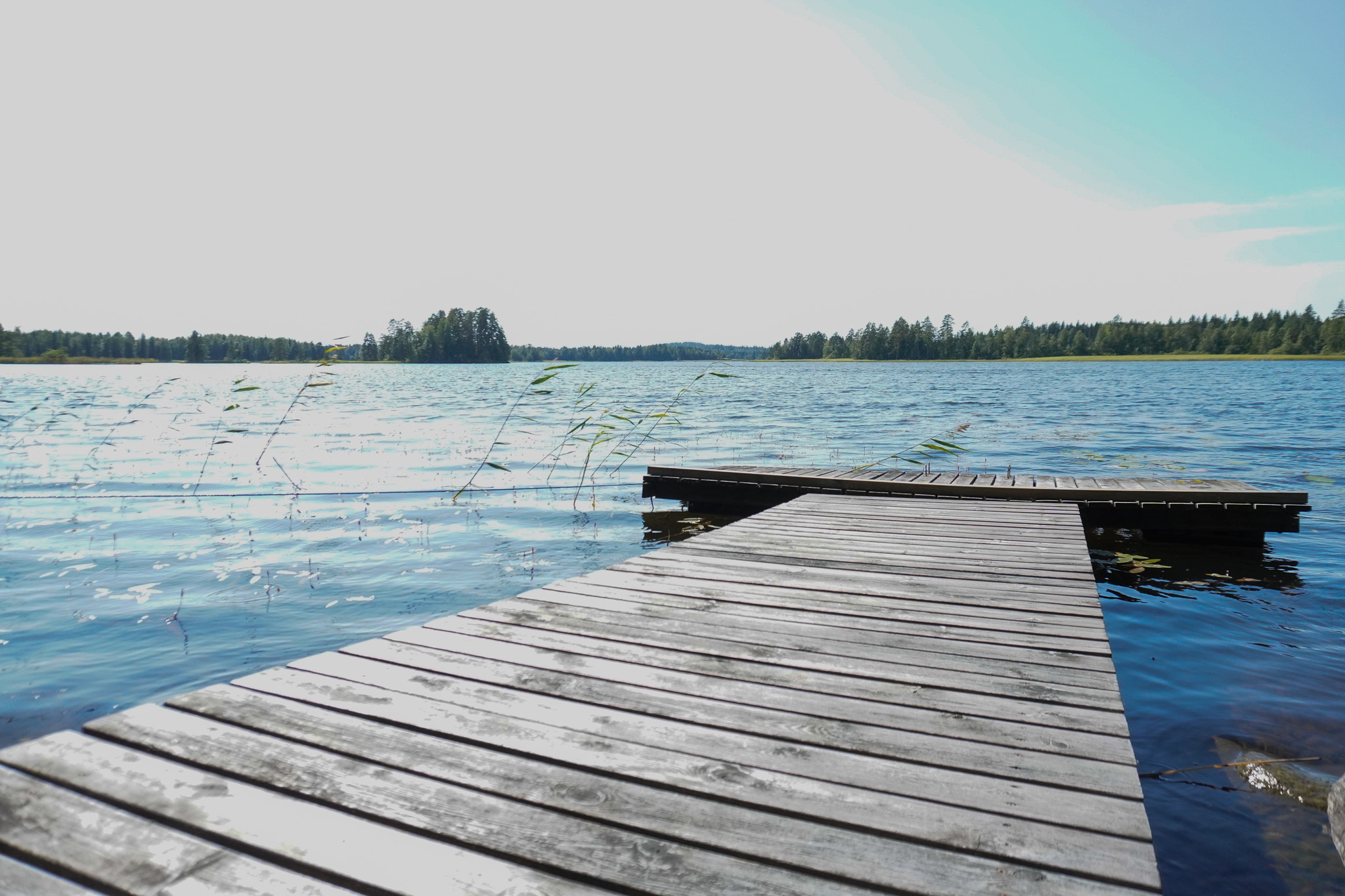 Laituri ja järvi